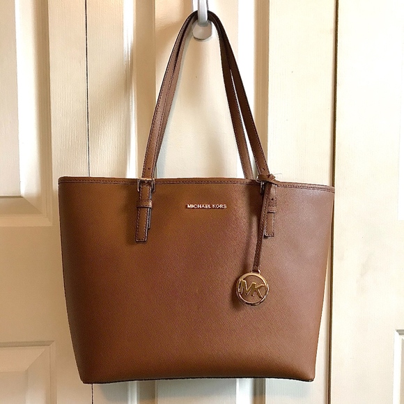 Michael Kors Handbags - Michael Kors Jet Set Travel Med Carryall Tote